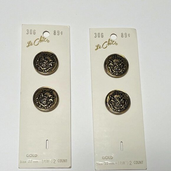 VTG Le Chic Brand Etched Imperial Crest Round Gold Tone Metal Buttons 7/8" - Picture 1 of 10